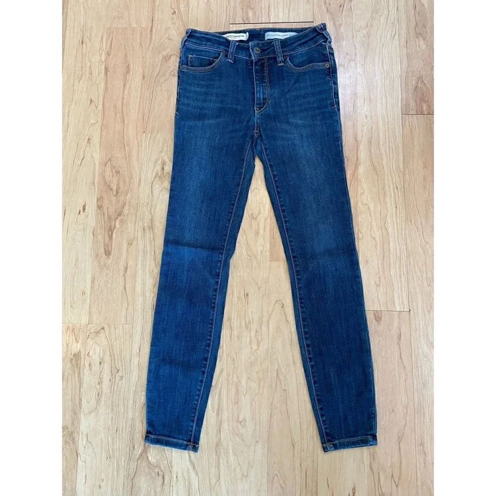 Pilcro and the Letterpress Anthropologie dark wash high rise denim legging jeans